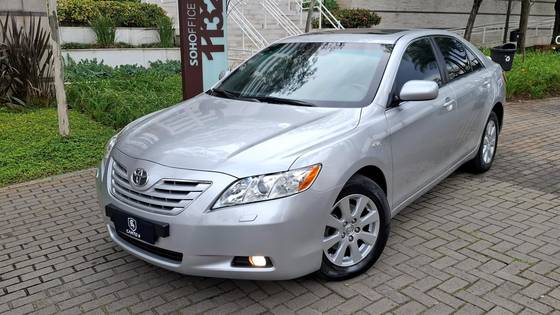 TOYOTA CAMRY 3.5 XLE V6 24V GASOLINA 4P AUTOMÁTICO TOYOTA CAMRY 3.5 XLE V6 24V GASOLINA 4P AUTOMÁTICO
